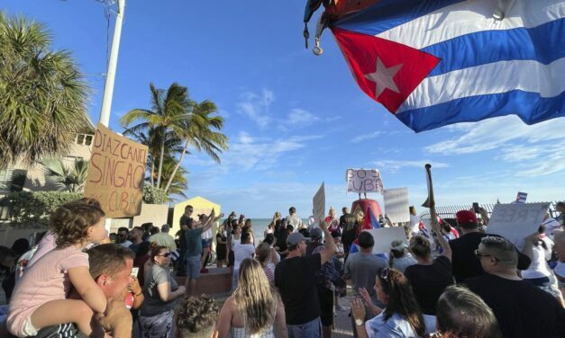 Florida Governor Urges Cuban Military to Reject Communism
