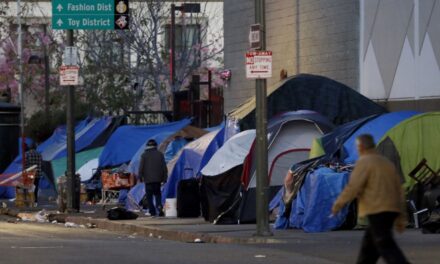 California Invites Homeless People from Other States
