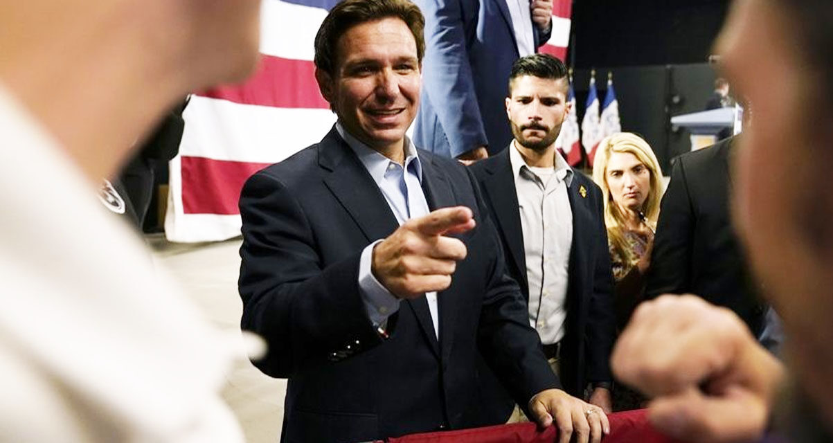 A Floundering Ron DeSantis is Now Taking Direct Swipes at Trump 