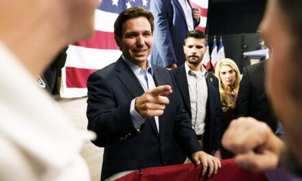 A Floundering Ron DeSantis is Now Taking Direct Swipes at Trump 