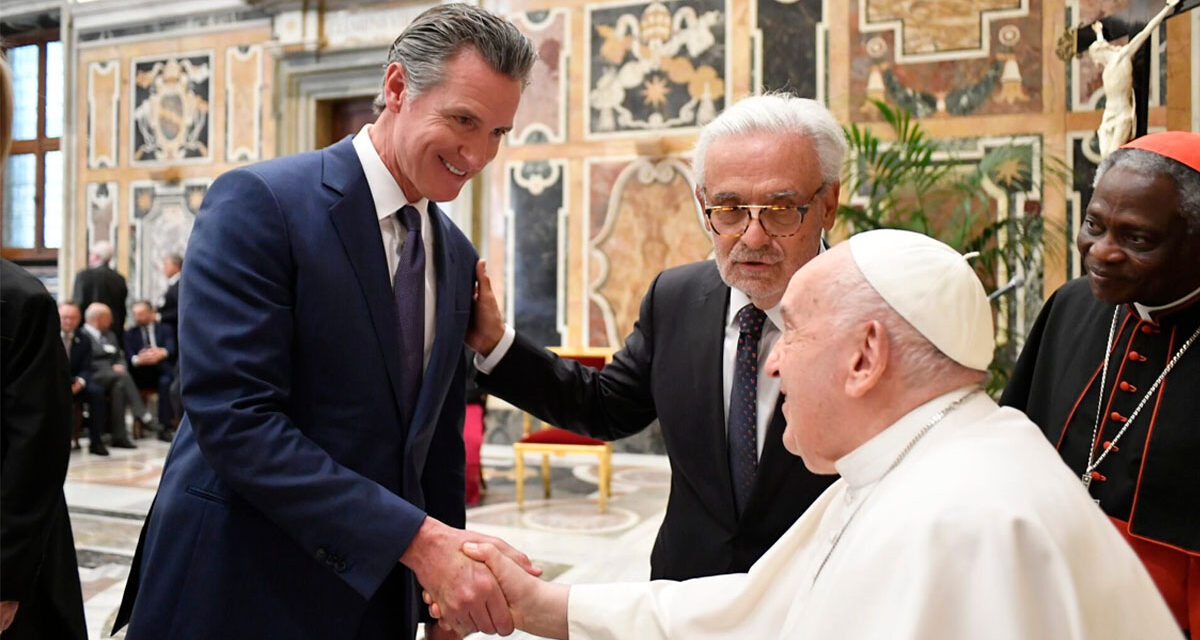 Pope Francis offers his political “blessing” to Gavin Newsom