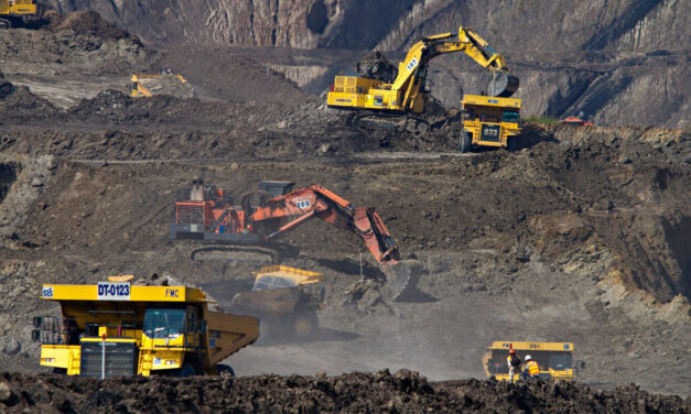 Trump Signs Orders to Revive the ‘Abandoned’ U.S. Coal Industry