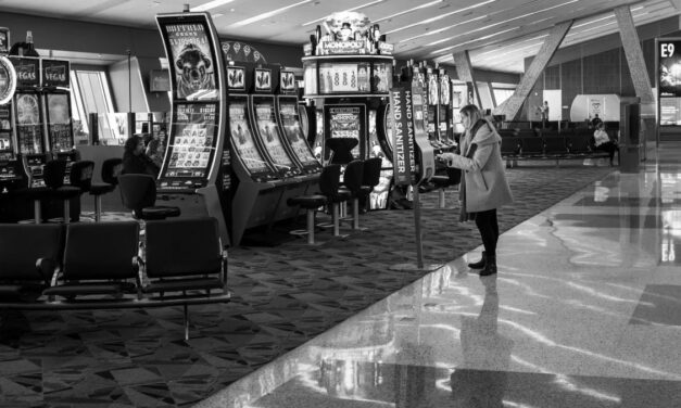 Las Vegas in Trouble: Casinos Go Quiet as Tourism Plunges