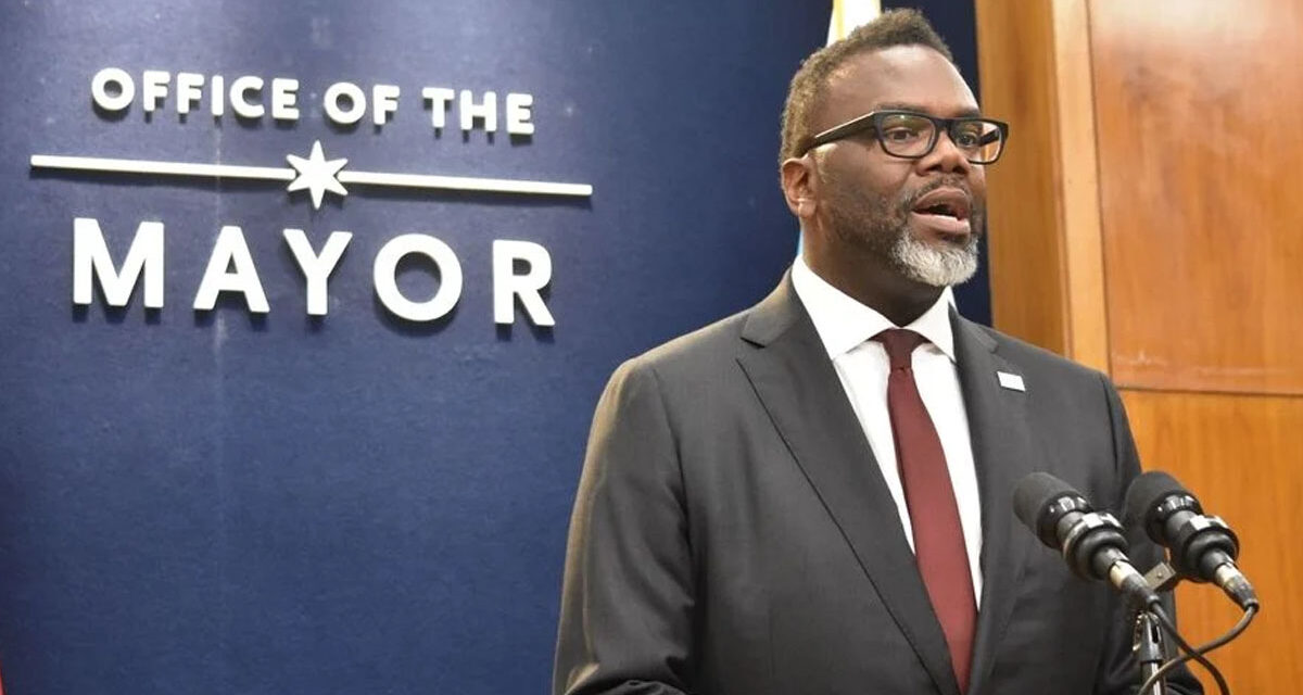 Mayor Johnson Orders Chicago to be an ICE-Free Zone