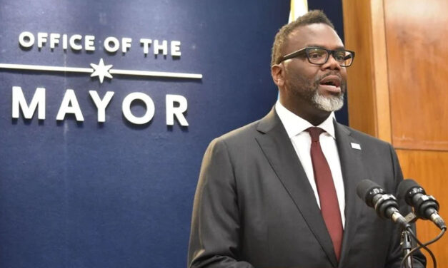 Mayor Johnson Orders Chicago to be an ICE-Free Zone