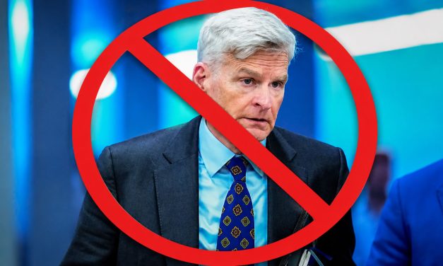 Trump Primaries and Ousts Republican Senator Who Voted for Impeachment